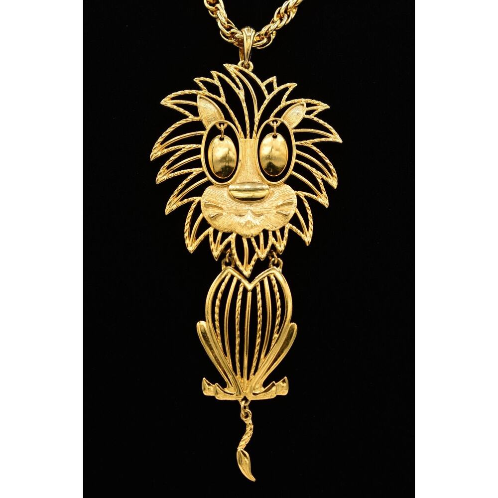 Alan Vintage Lion Necklace Pendant Chunky Gold Tone Chain Signed 1980s Bin4B